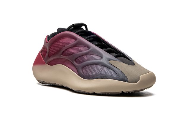 Adidas Yeezy 700 V3 Fade Carbon