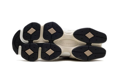 New Balance 9060 Oatmeal